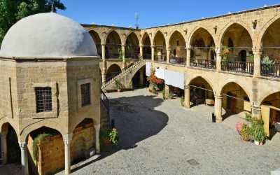 Nikozja stolica dwóch Cyprów z Limassol [49]